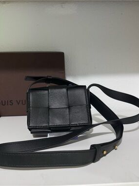 Bottega Veneta Black Intrecciato Leather Pocket Bag